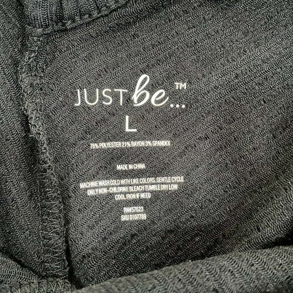 🌟Host Pick🌟Women’s Black Double V Top - Picture 3 of 4